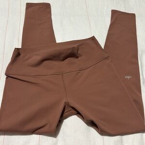 Alo Chestnut Size XL Airbrush leggings 🍂